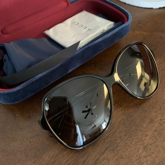 Beautiful over size Gucci ♥️ - Picture 6 of 7